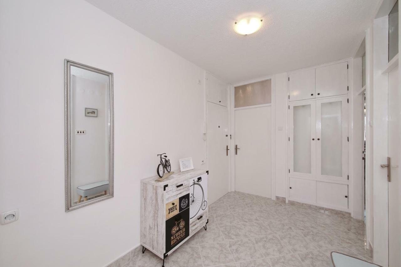 Apartman Lana In City Centre With Garage Zadar Eksteriør bilde