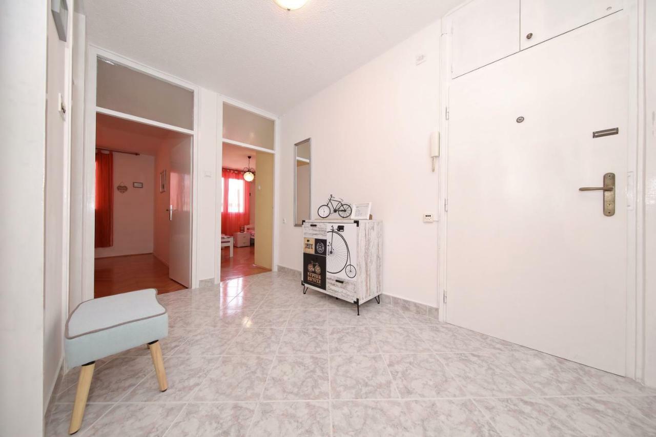 Apartman Lana In City Centre With Garage Zadar Eksteriør bilde