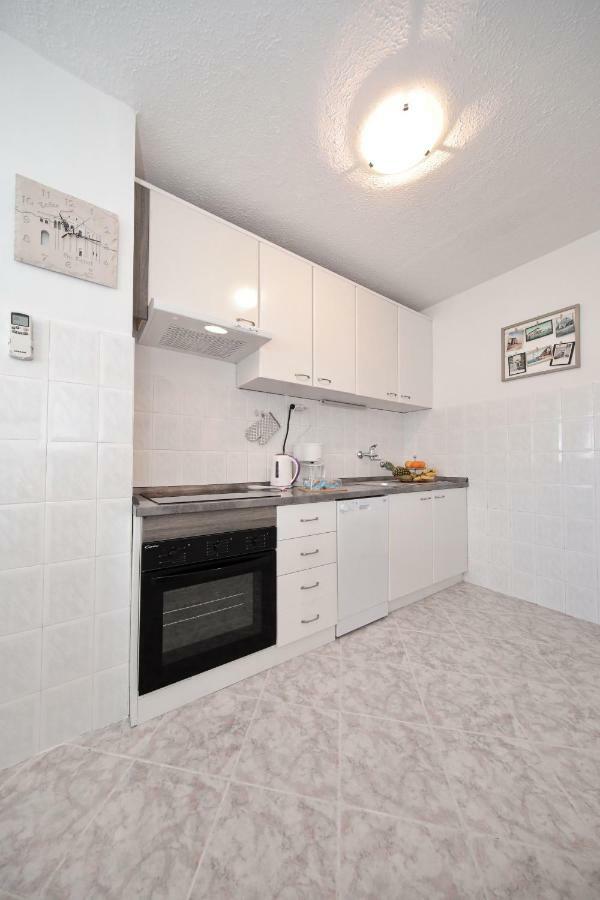 Apartman Lana In City Centre With Garage Zadar Eksteriør bilde